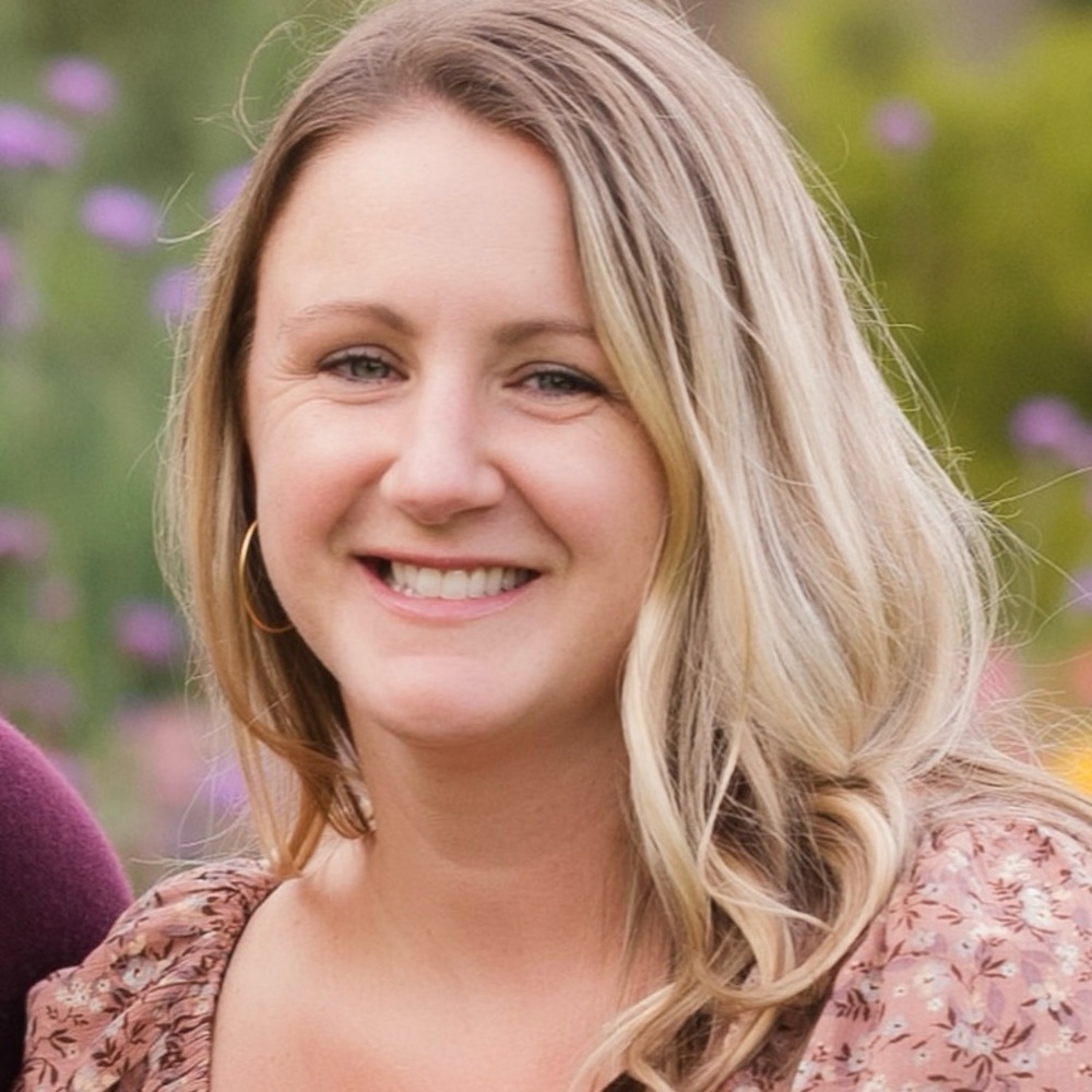 Meet your Posher, Hilary